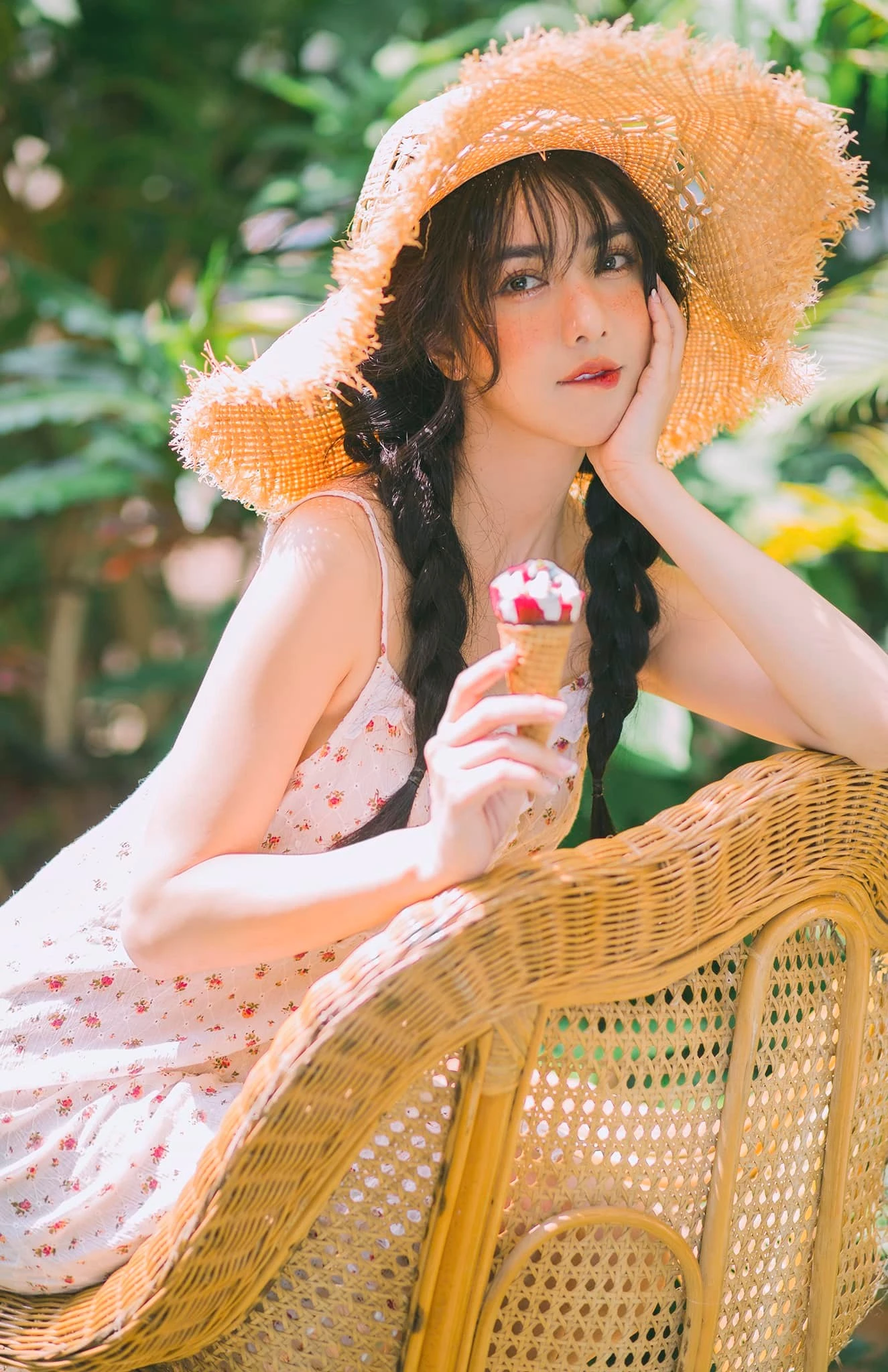 Hồ thị thùy linh 3 Hồ thị thùy linh 3