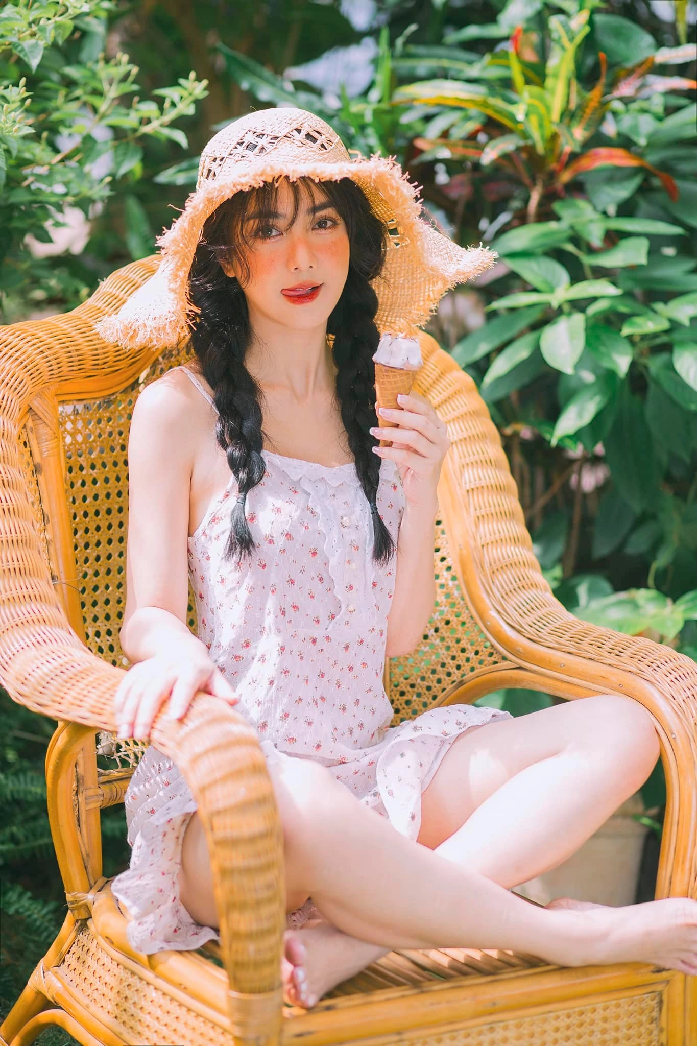 Hồ thị thùy linh 4 Hồ thị thùy linh 4