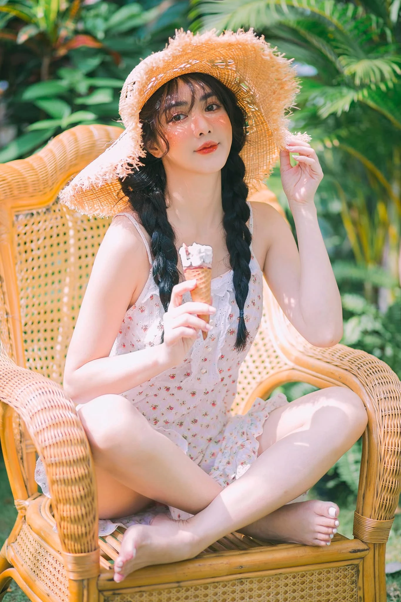 Hồ thị thùy linh 5 Hồ thị thùy linh 5